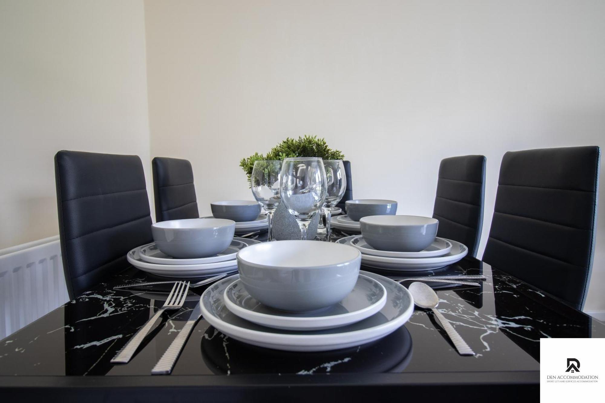 Newly Launched Two Bedroom House By Den Accommodation Short Lets & Serviced Accommodation With Garden Londýn Exteriér fotografie