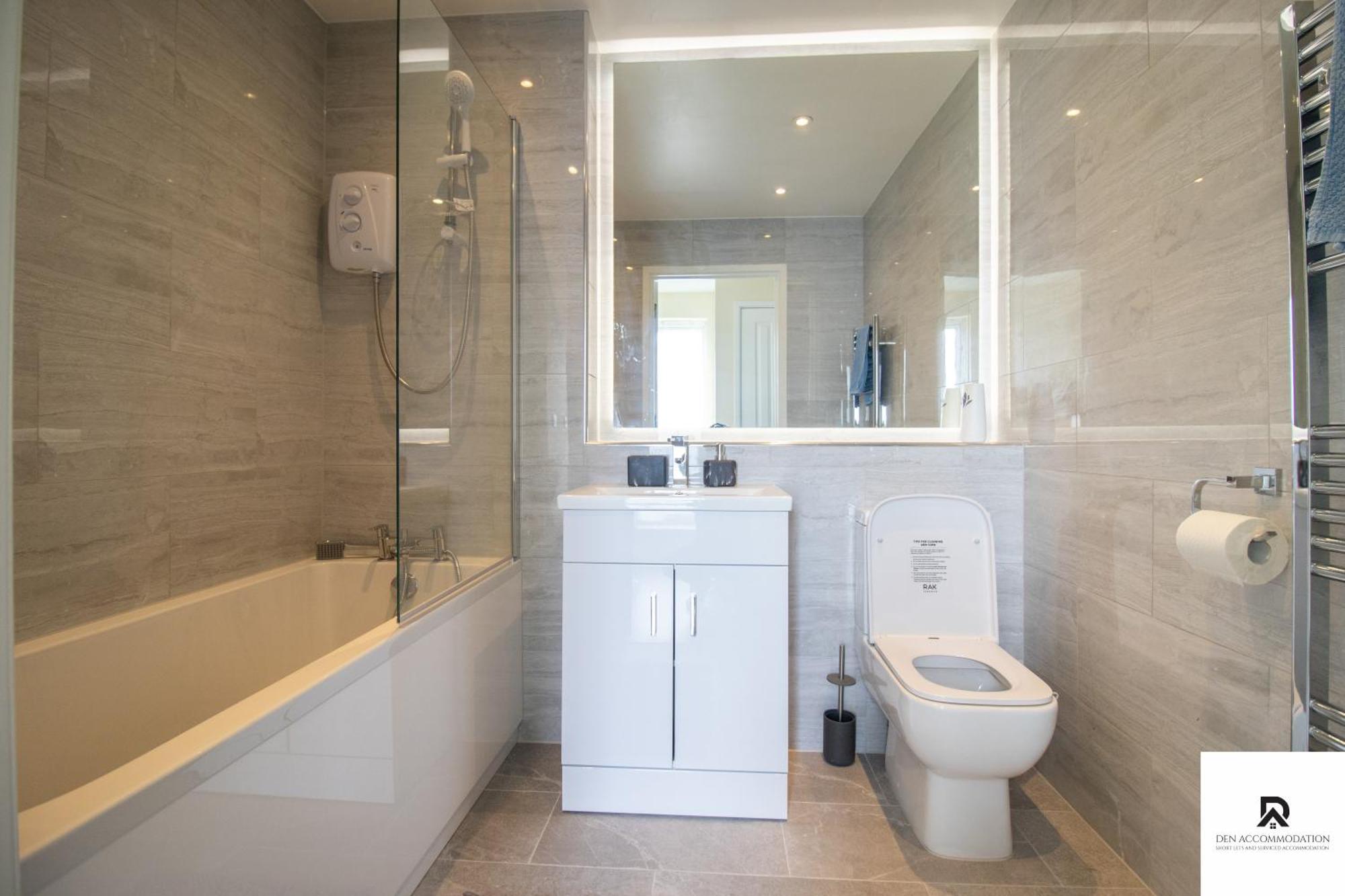 Newly Launched Two Bedroom House By Den Accommodation Short Lets & Serviced Accommodation With Garden Londýn Exteriér fotografie