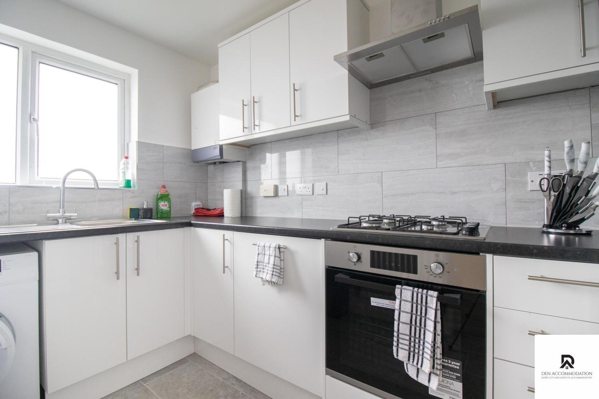 Newly Launched Two Bedroom House By Den Accommodation Short Lets & Serviced Accommodation With Garden Londýn Exteriér fotografie