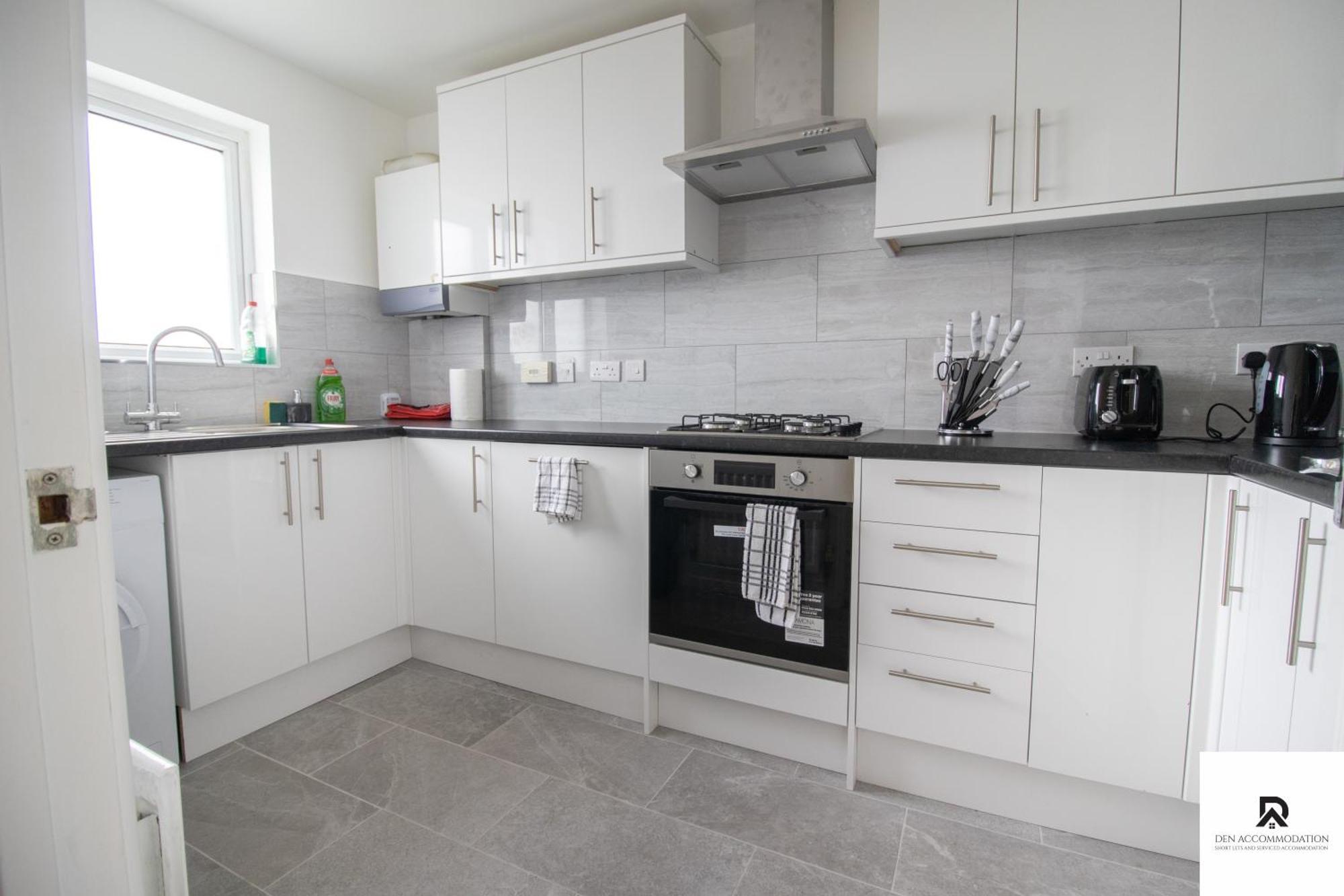 Newly Launched Two Bedroom House By Den Accommodation Short Lets & Serviced Accommodation With Garden Londýn Exteriér fotografie