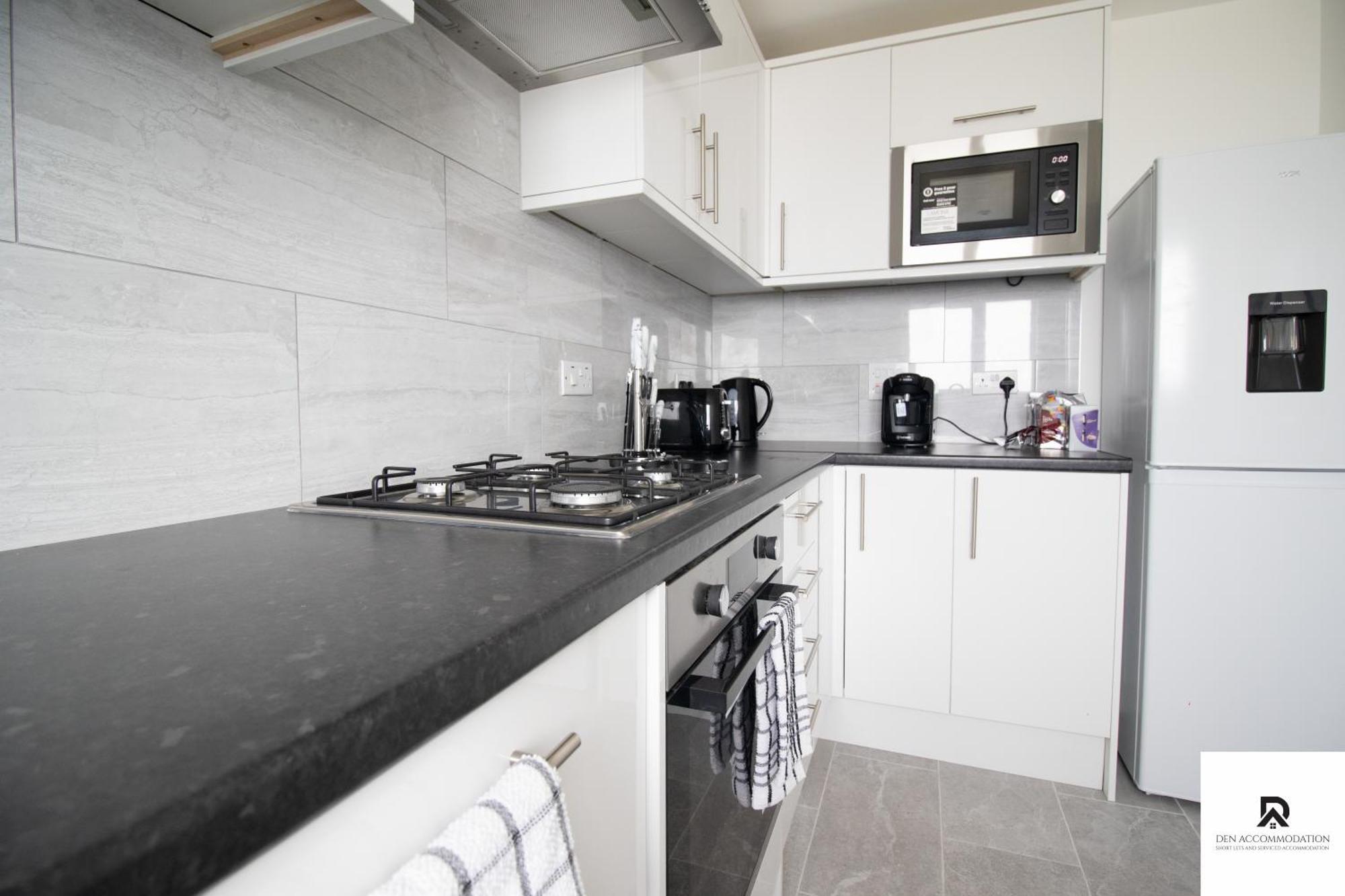 Newly Launched Two Bedroom House By Den Accommodation Short Lets & Serviced Accommodation With Garden Londýn Exteriér fotografie