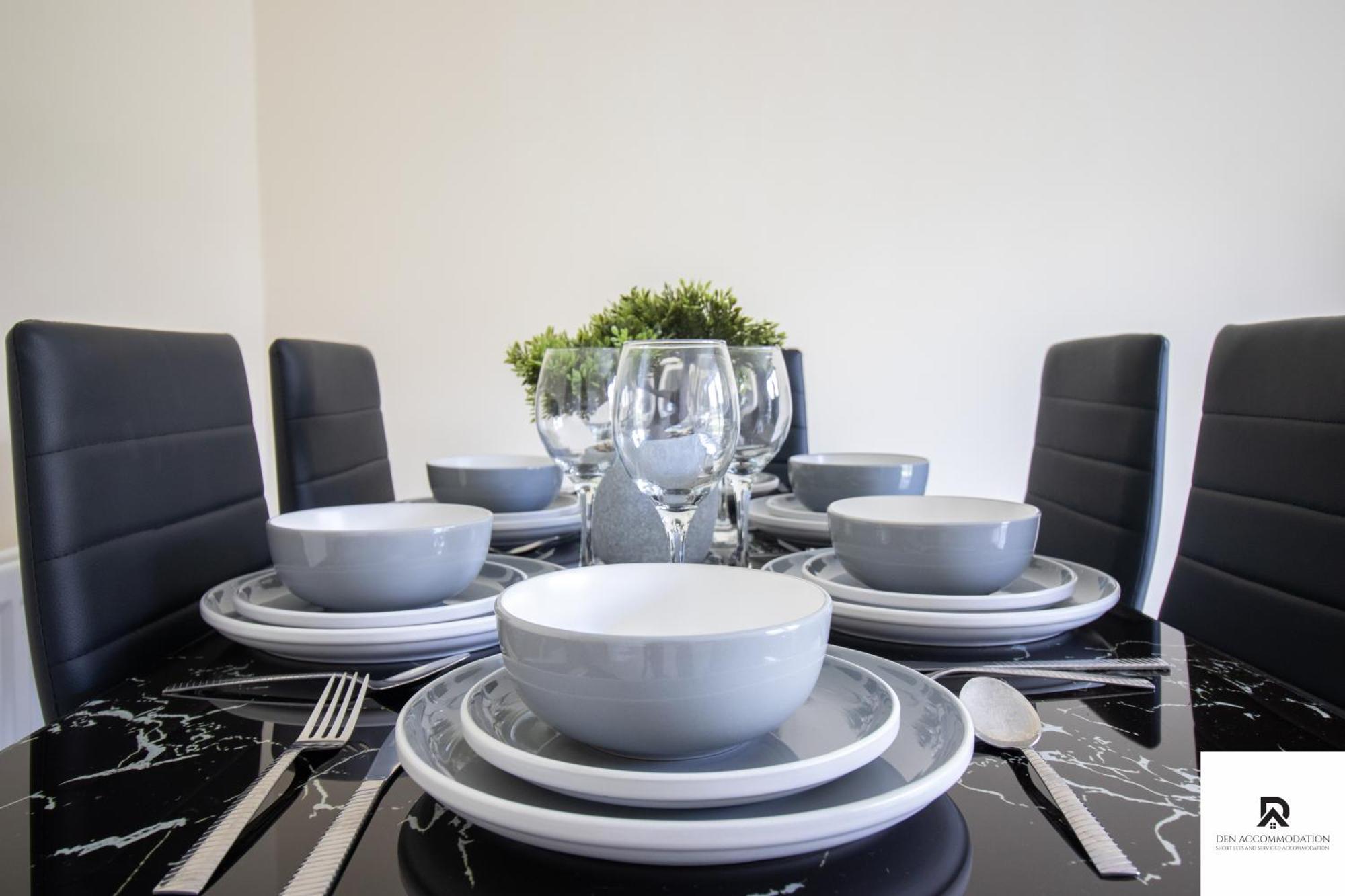 Newly Launched Two Bedroom House By Den Accommodation Short Lets & Serviced Accommodation With Garden Londýn Exteriér fotografie